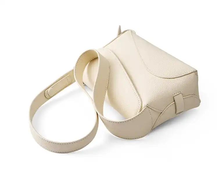 Lv belts replica Top-grain leather- large capacity- versatile summer shoulder bag.