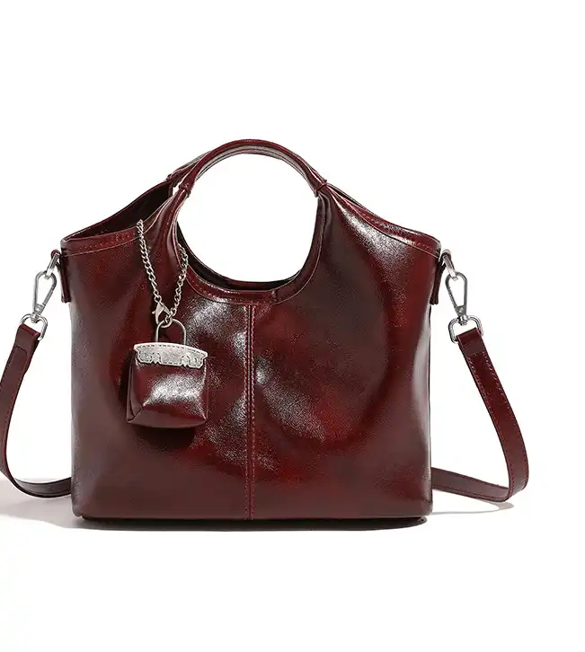 Vintage Soft Leather Shoulder Bag: Chic & Luxurious Design