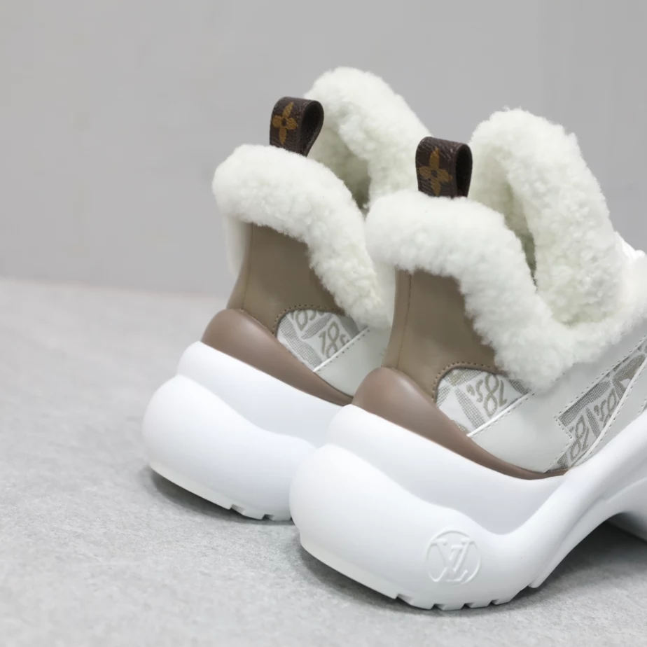 Affordable 4778 LV ARCHLIGHT SNEAKER – LSVM011