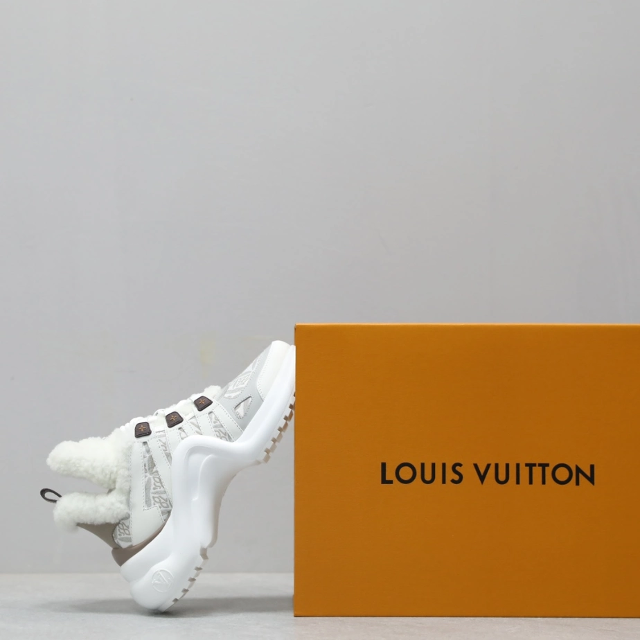Affordable 4778 LV ARCHLIGHT SNEAKER – LSVM011