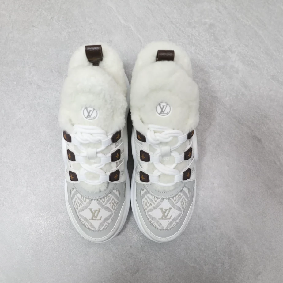 Affordable 4778 LV ARCHLIGHT SNEAKER – LSVM011