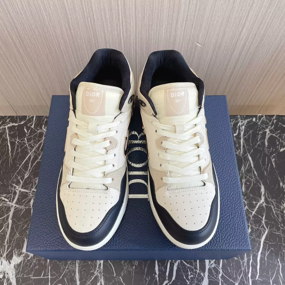 B57 MID-TOP SNEAKER – CD122 WellDesigned 9773