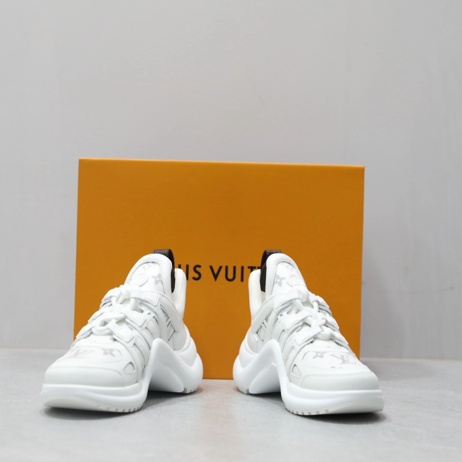 Comfortable 3590 LV ARCHLIGHT SNEAKER – LSVM005