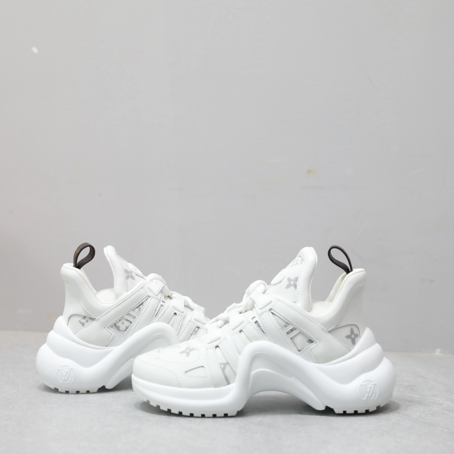 Comfortable 3590 LV ARCHLIGHT SNEAKER – LSVM005