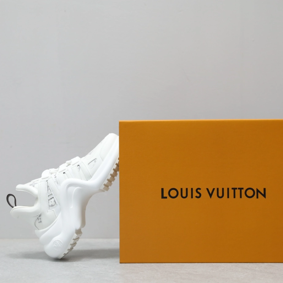 Comfortable 3590 LV ARCHLIGHT SNEAKER – LSVM005