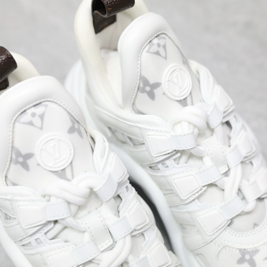 Comfortable 3590 LV ARCHLIGHT SNEAKER – LSVM005