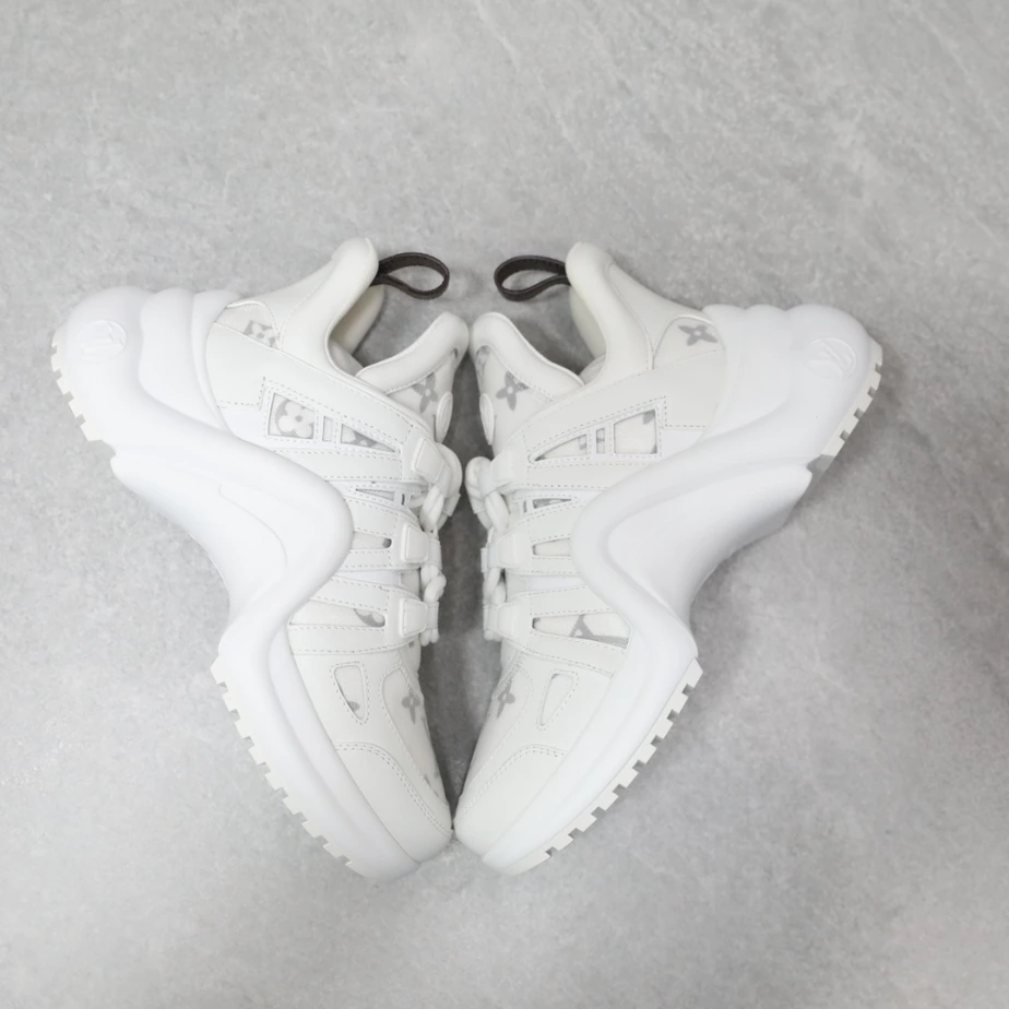Comfortable 3590 LV ARCHLIGHT SNEAKER – LSVM005