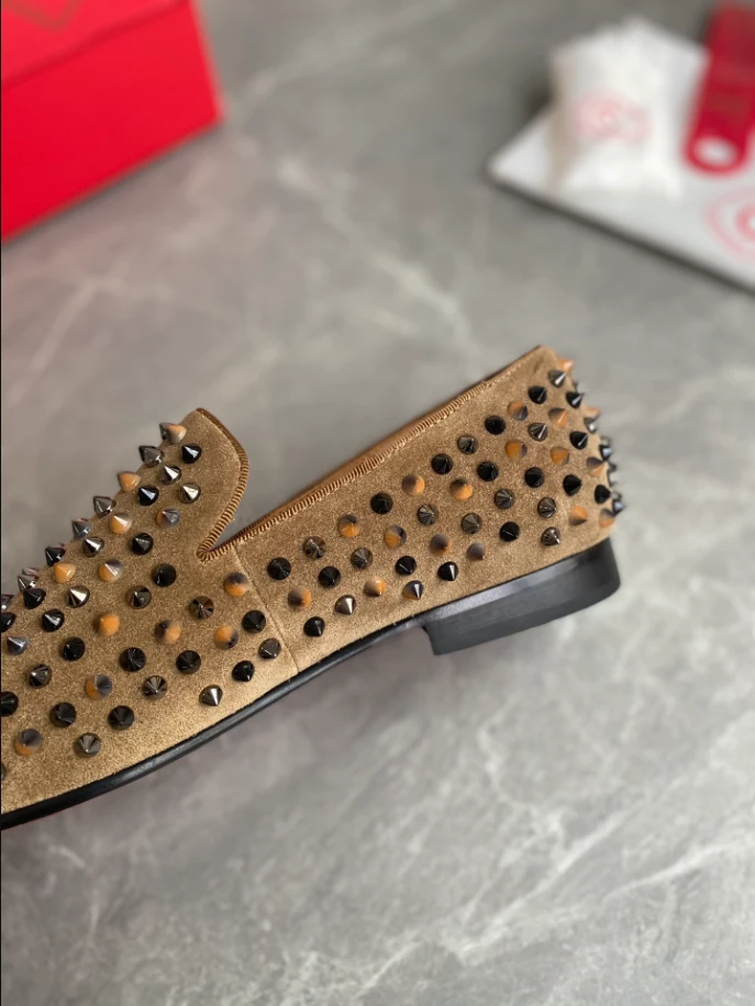 EasyMatch 6253 CHRISTIAN LOUBOUTIN DANDELION SPIKES – LDC012