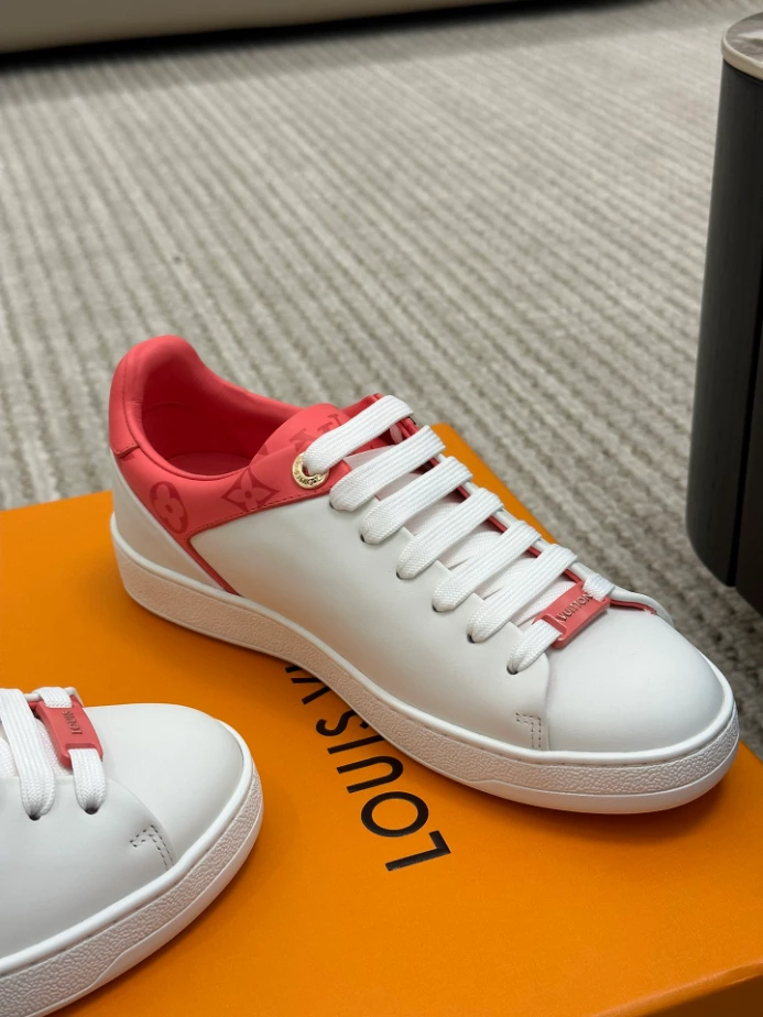 Fashionable 2087 LV TIME OUT SNEAKER – LSVM047