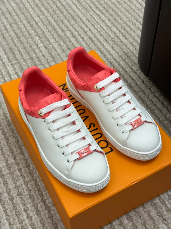 Fashionable 2087 LV TIME OUT SNEAKER – LSVM047