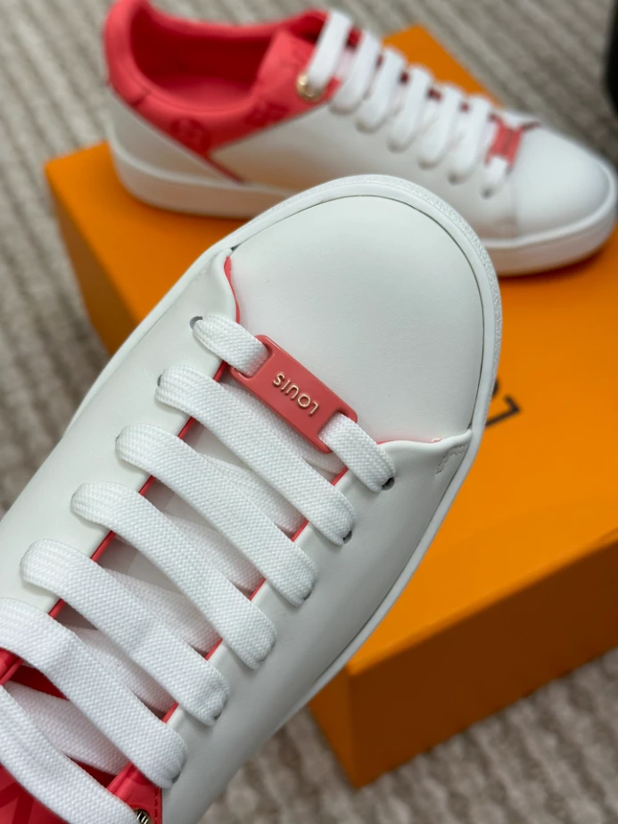 Fashionable 2087 LV TIME OUT SNEAKER – LSVM047