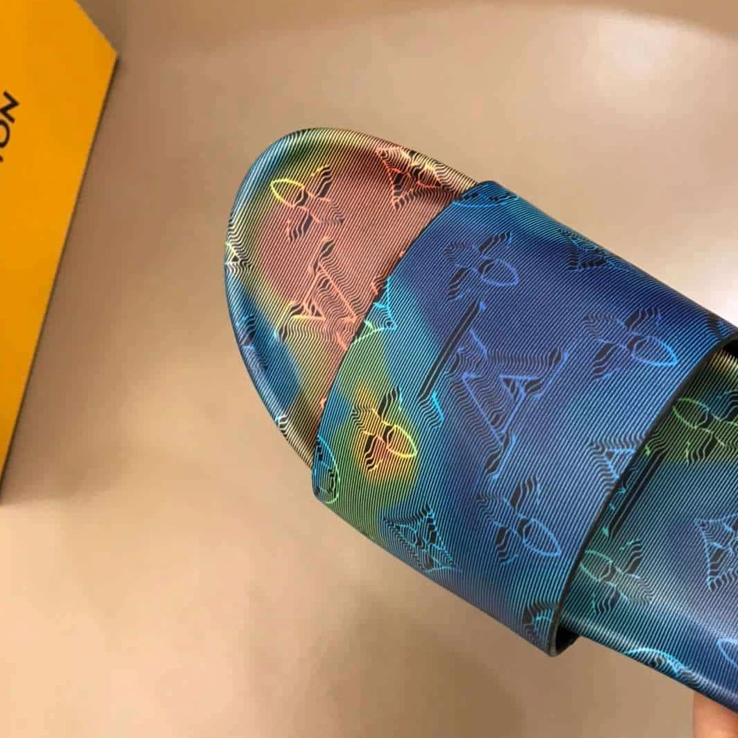 LOUIS VUITTON MONOGRAM 3D EFFECT PRINT SLIDES – LVS44 UrbanStyle 2454