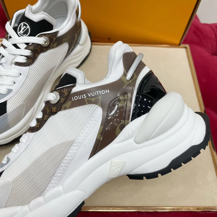 LOUIS VUITTON RUN 55 SNEAKERS IN WHITE – LSVT362 GoAnywhere 5143