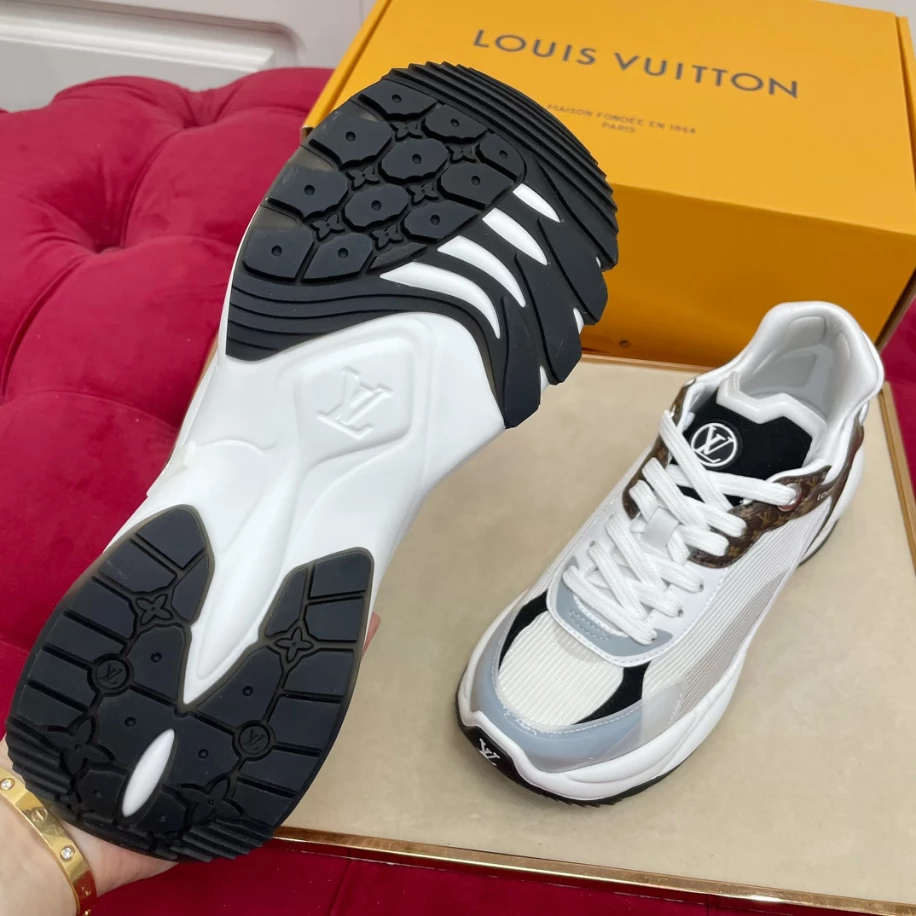 LOUIS VUITTON RUN 55 SNEAKERS IN WHITE – LSVT362 GoAnywhere 5143