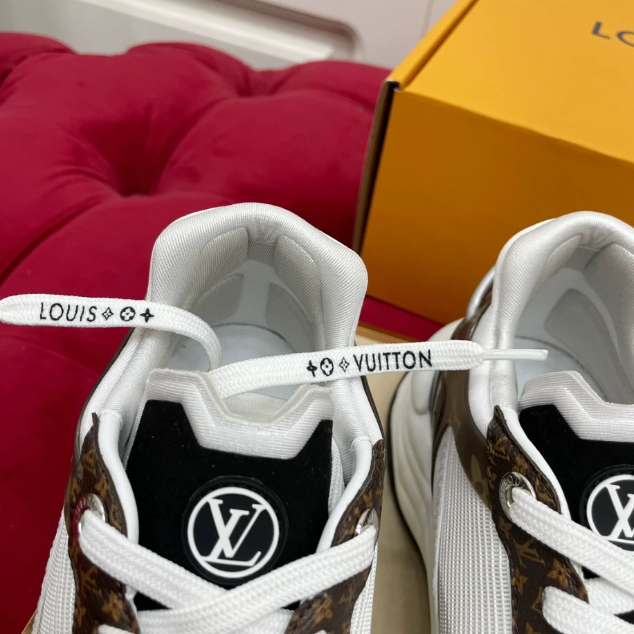 LOUIS VUITTON RUN 55 SNEAKERS IN WHITE – LSVT362 GoAnywhere 5143