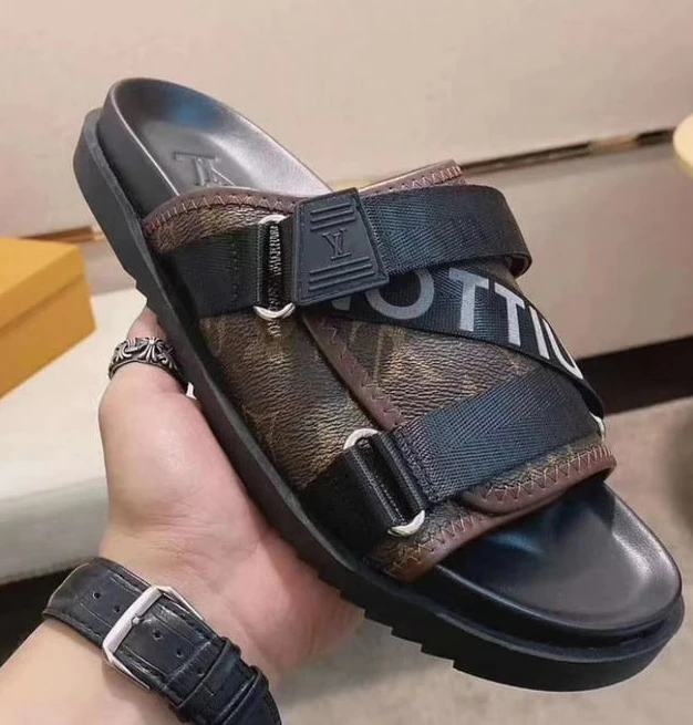LOUIS VUITTON SANDAL – LVS26 UrbanStyle 785