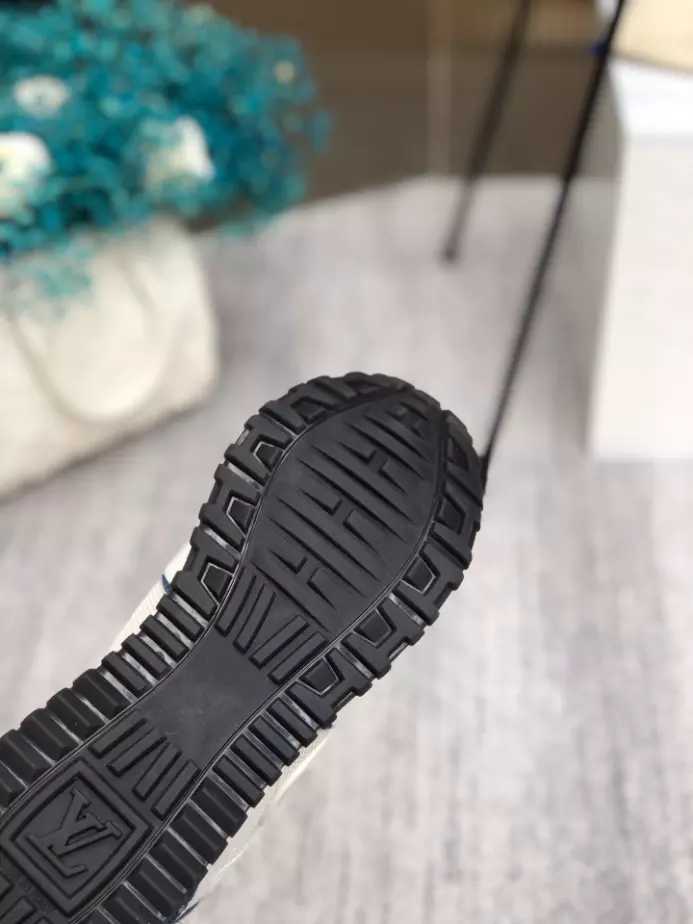 LV RUN AWAY SNEAKER – LSVM056 StreetReady 6712
