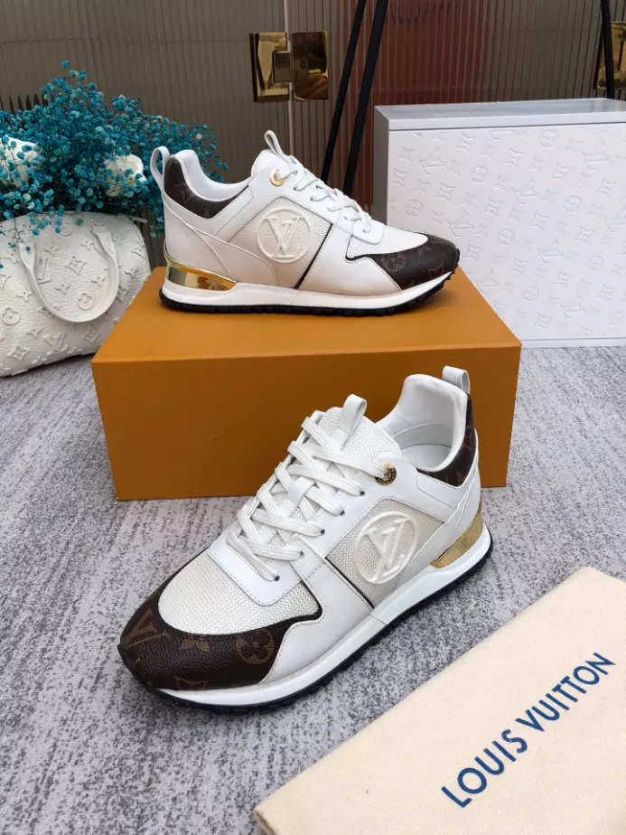 LV RUN AWAY SNEAKER – LSVM061 GoAnywhere 859