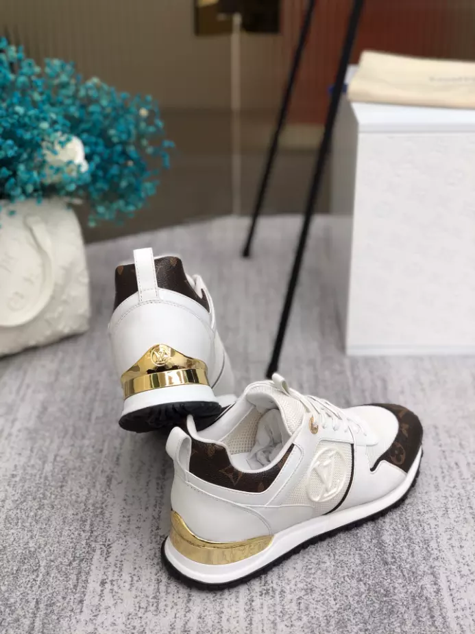 LV RUN AWAY SNEAKER – LSVM061 GoAnywhere 859