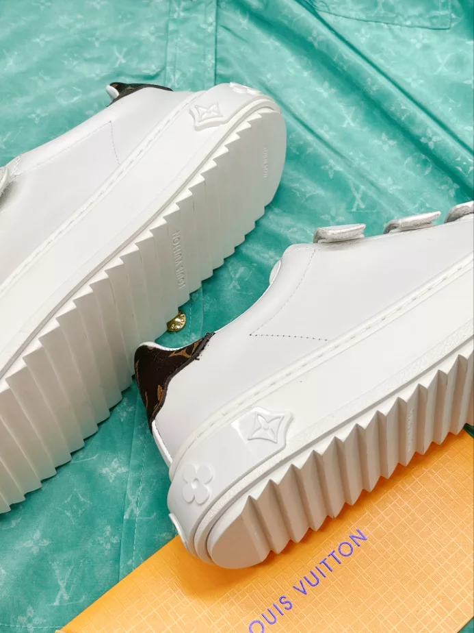 LV TIME OUT SNEAKER – LSVM029 NewStyle 4360