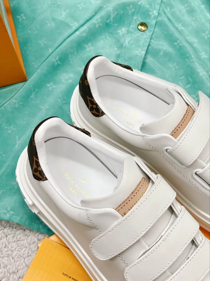 LV TIME OUT SNEAKER – LSVM029 NewStyle 4360