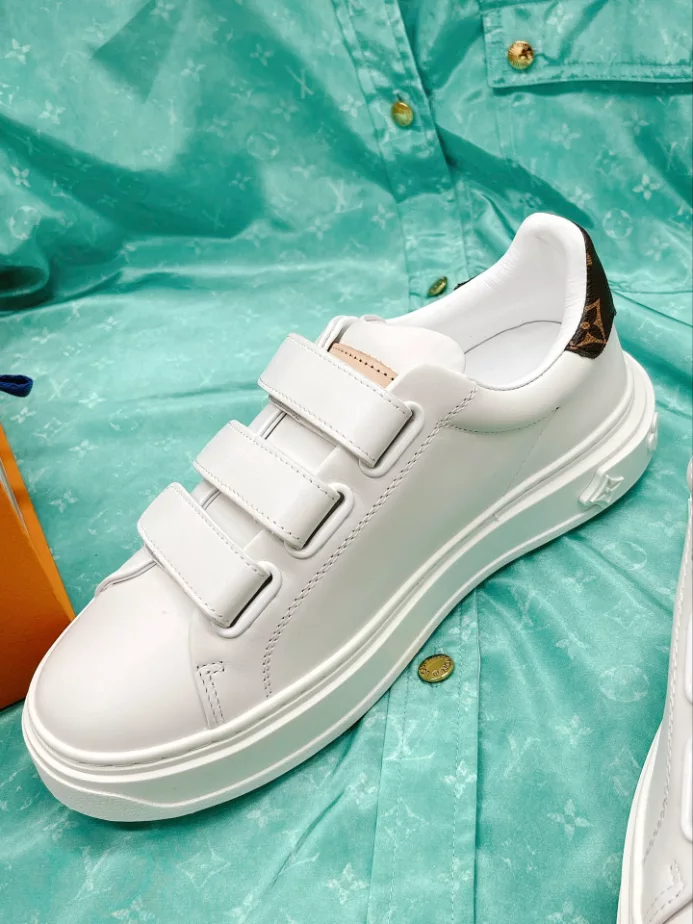 LV TIME OUT SNEAKER – LSVM029 NewStyle 4360