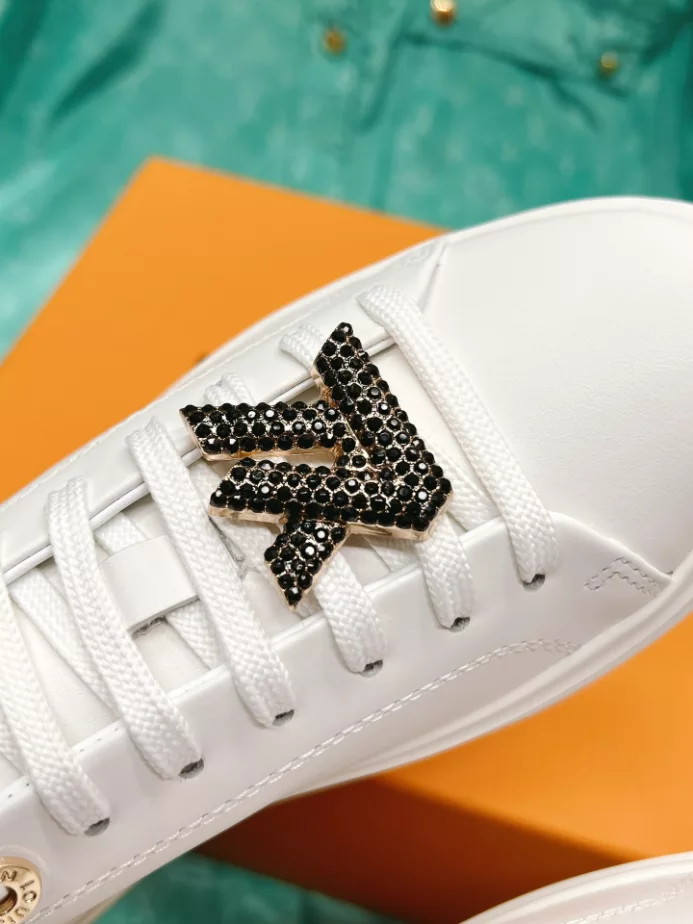 LV TIME OUT SNEAKER – LSVM040 SmartChoice 9648