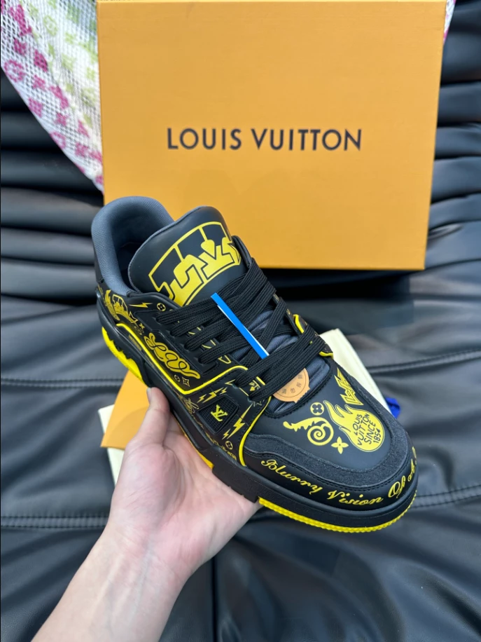 LV TRAINER SNEAKER – LSVT405 UrbanStyle 2533