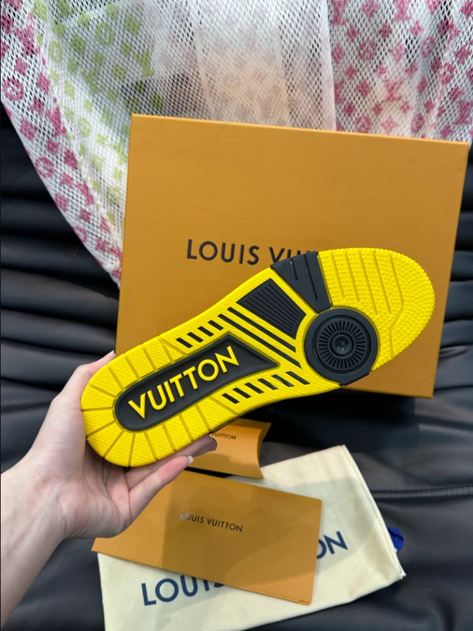 LV TRAINER SNEAKER – LSVT405 UrbanStyle 2533