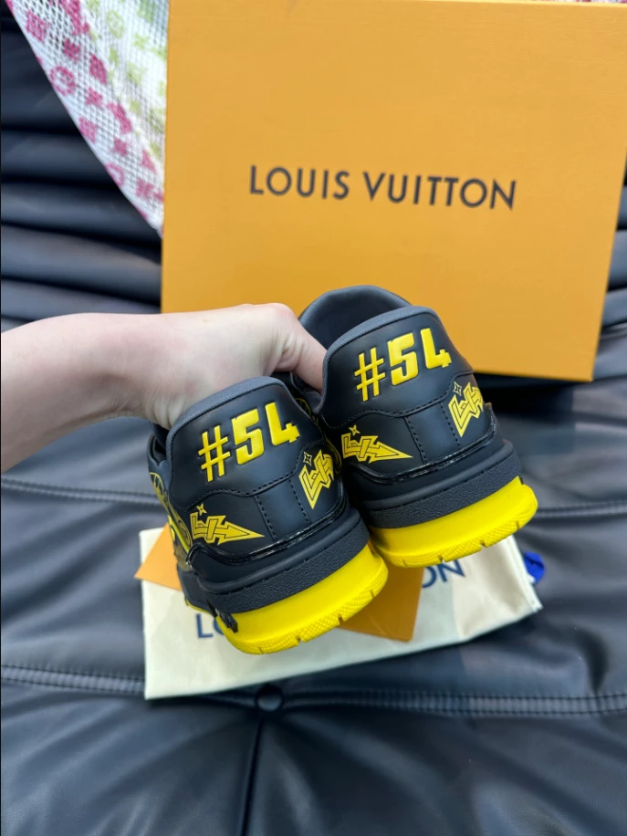 LV TRAINER SNEAKER – LSVT405 UrbanStyle 2533