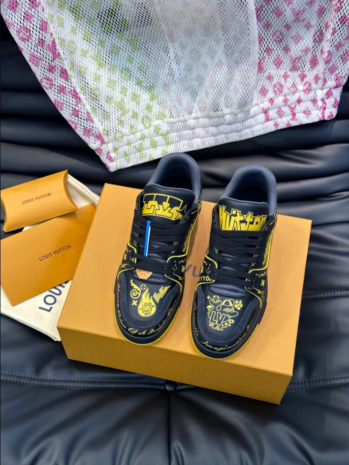 LV TRAINER SNEAKER – LSVT405 UrbanStyle 2533
