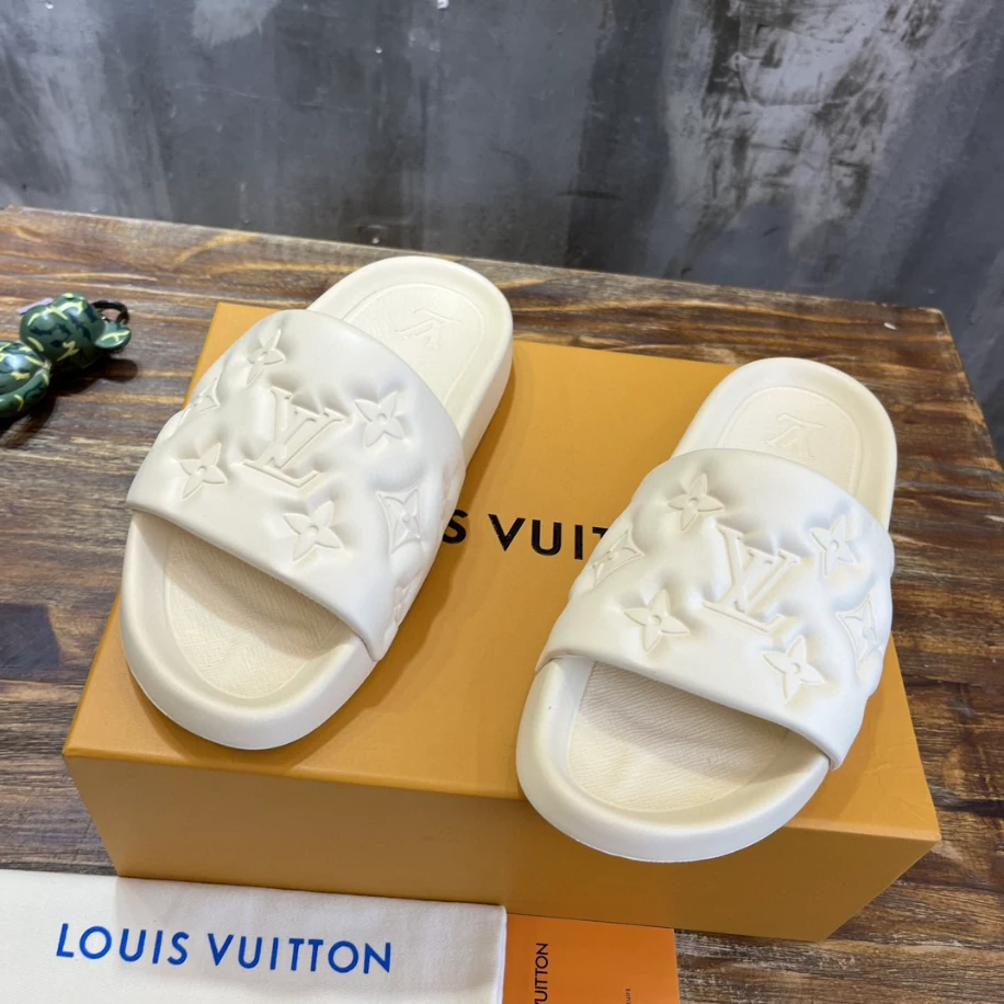 LV WATERFRONT MULE – LVS37 AllSeason 9839