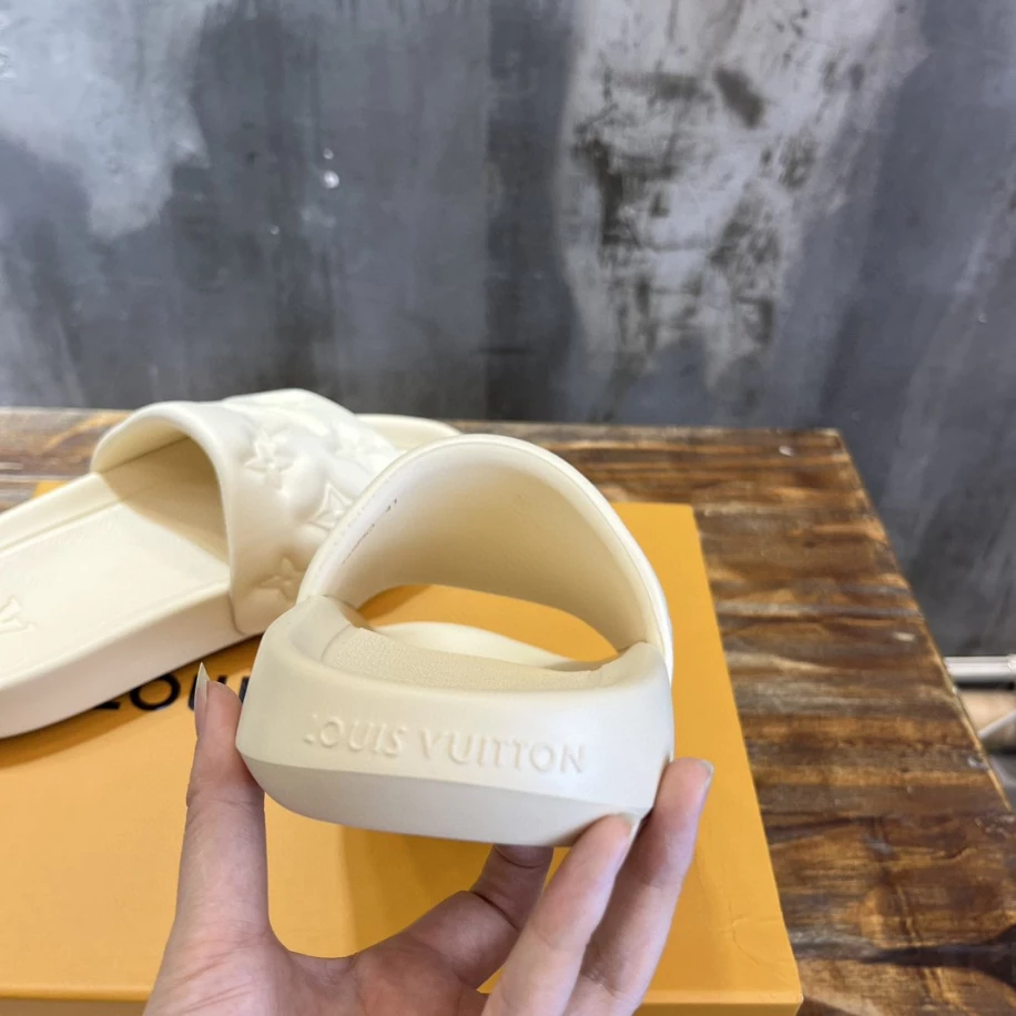 LV WATERFRONT MULE – LVS37 AllSeason 9839