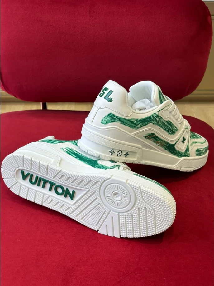 NewStyle 457 LV TRAINER SNEAKER – LSVT430
