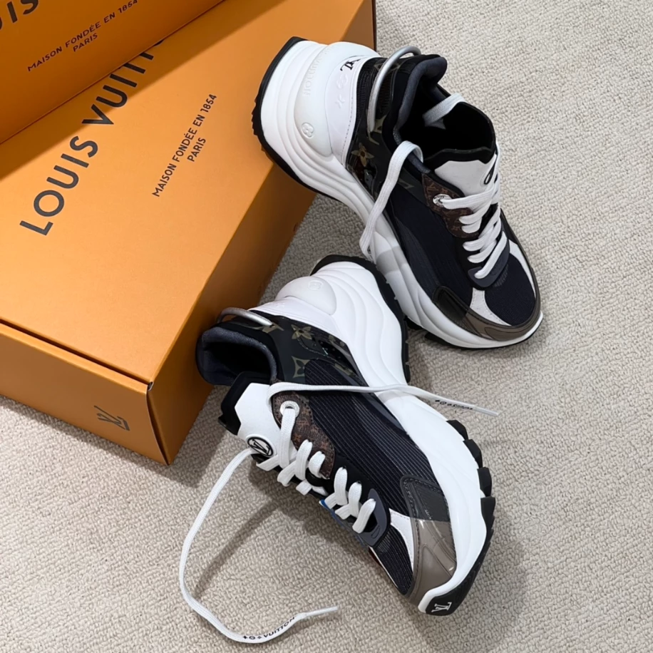 Trendy 4717 LOUIS VUITTON RUN 55 SNEAKERS – LSVT363