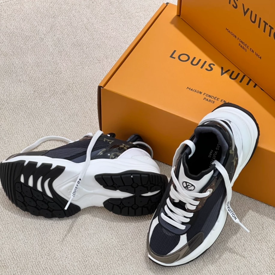 Trendy 4717 LOUIS VUITTON RUN 55 SNEAKERS – LSVT363