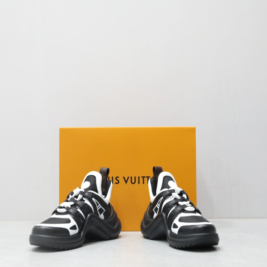 UrbanStyle 3676 LV ARCHLIGHT SNEAKER – LSVM023