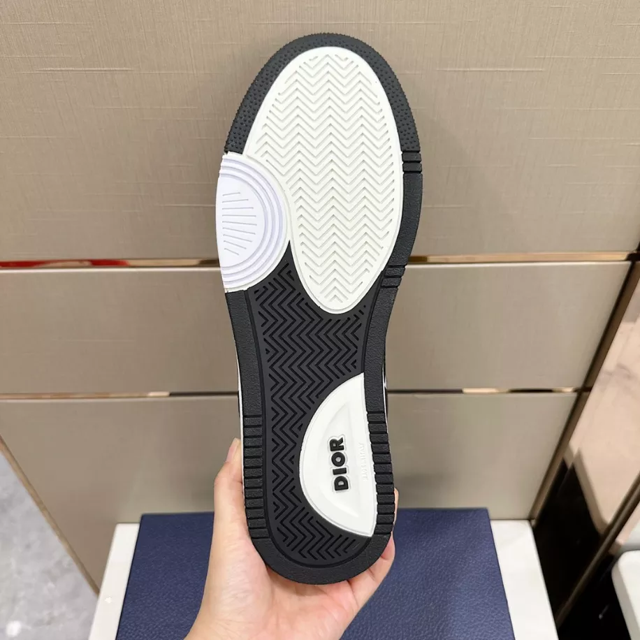 UrbanStyle 7051 B27 LOW-TOP SNEAKER – CD137