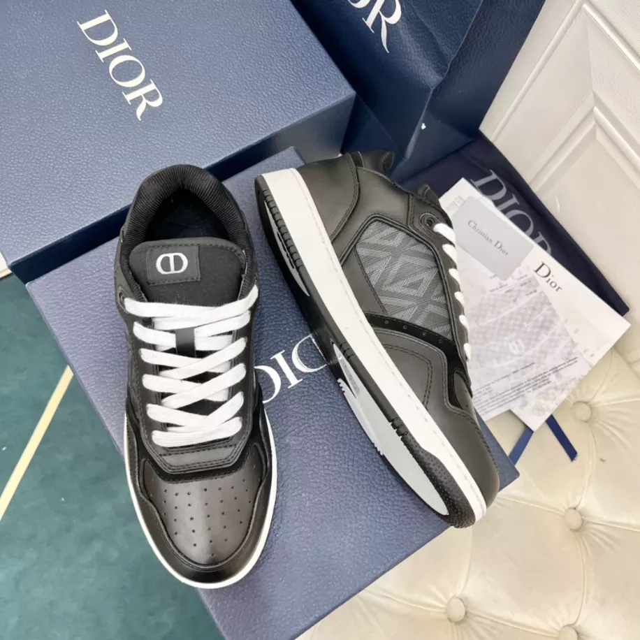 UrbanStyle 7051 B27 LOW-TOP SNEAKER – CD137
