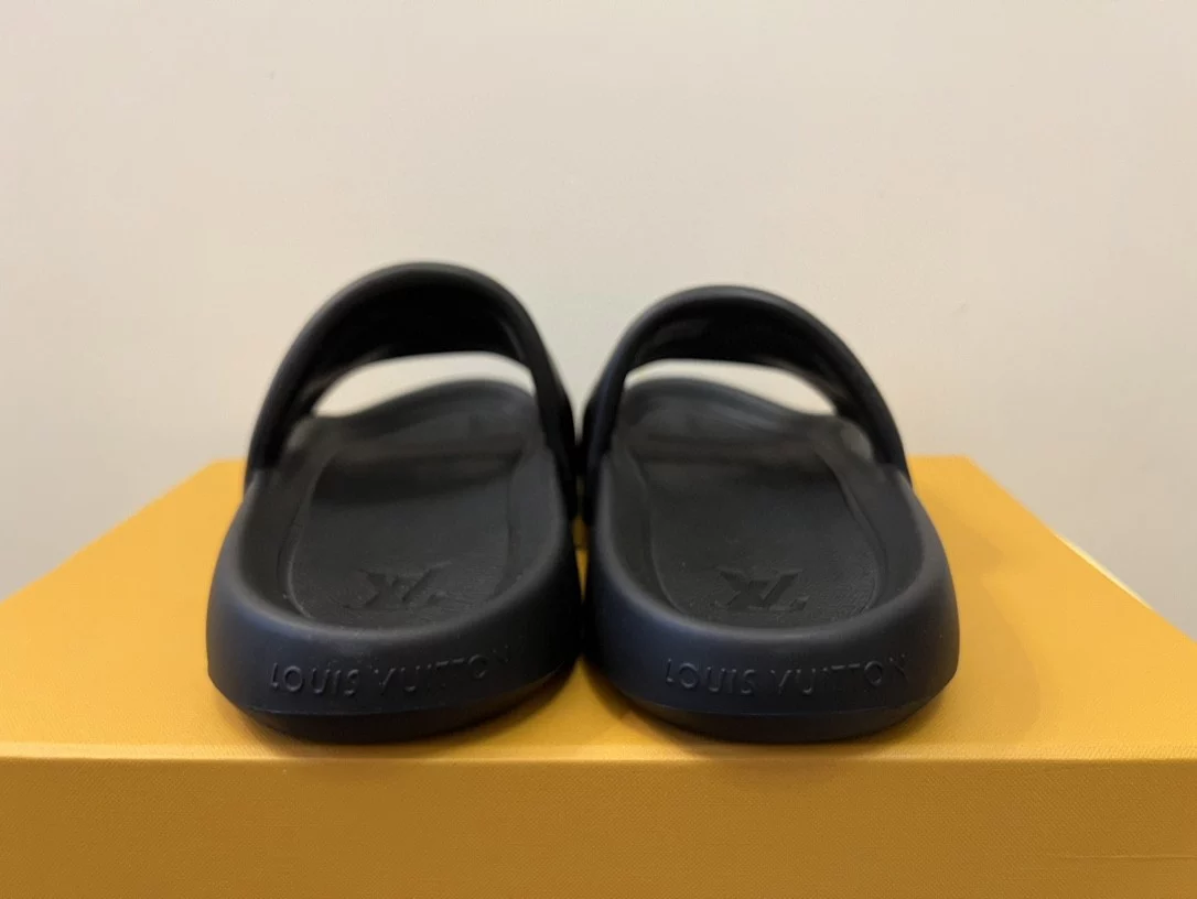 WellDesigned 8207 LV WATERFRONT MULE – LVS36