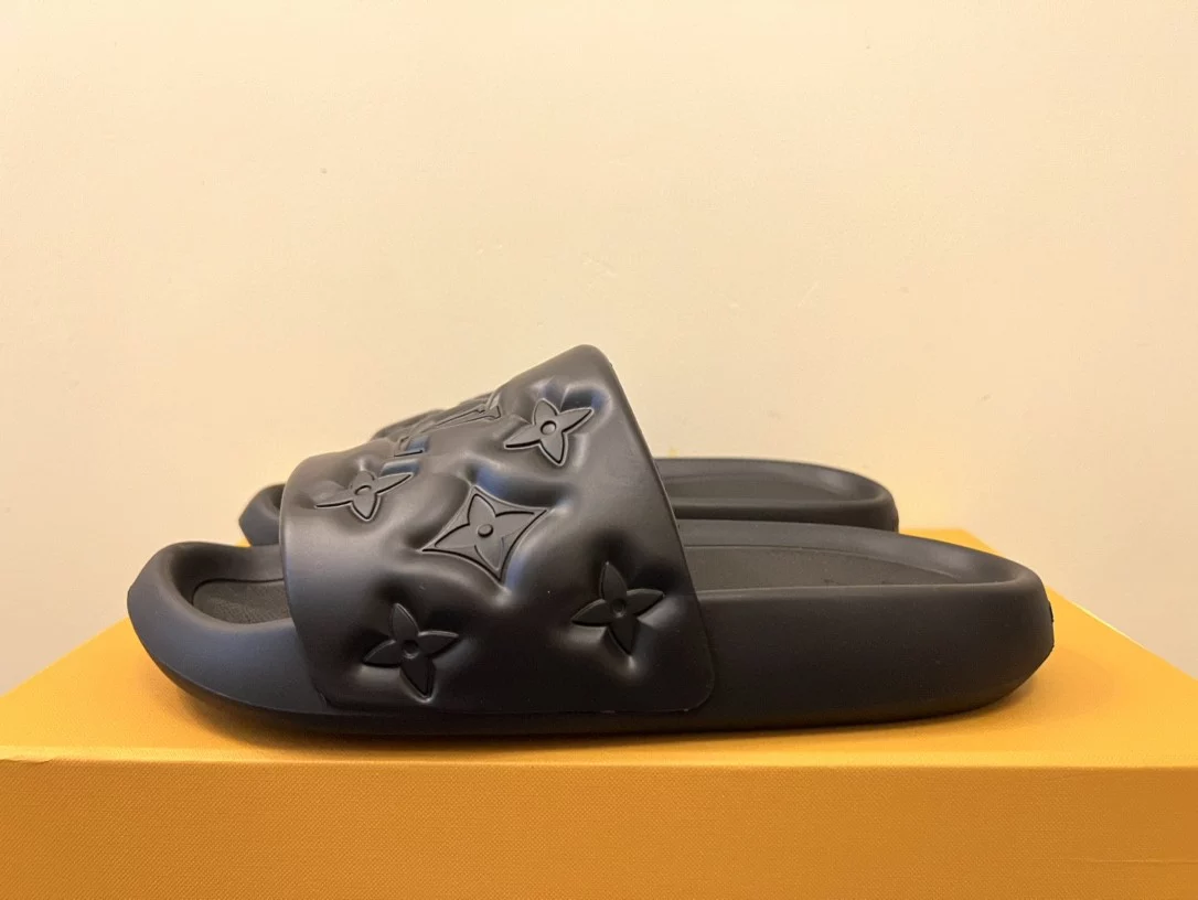 WellDesigned 8207 LV WATERFRONT MULE – LVS36