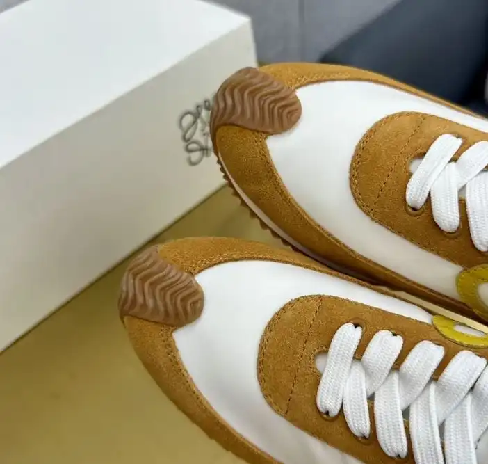 hype Loewe Sneakers