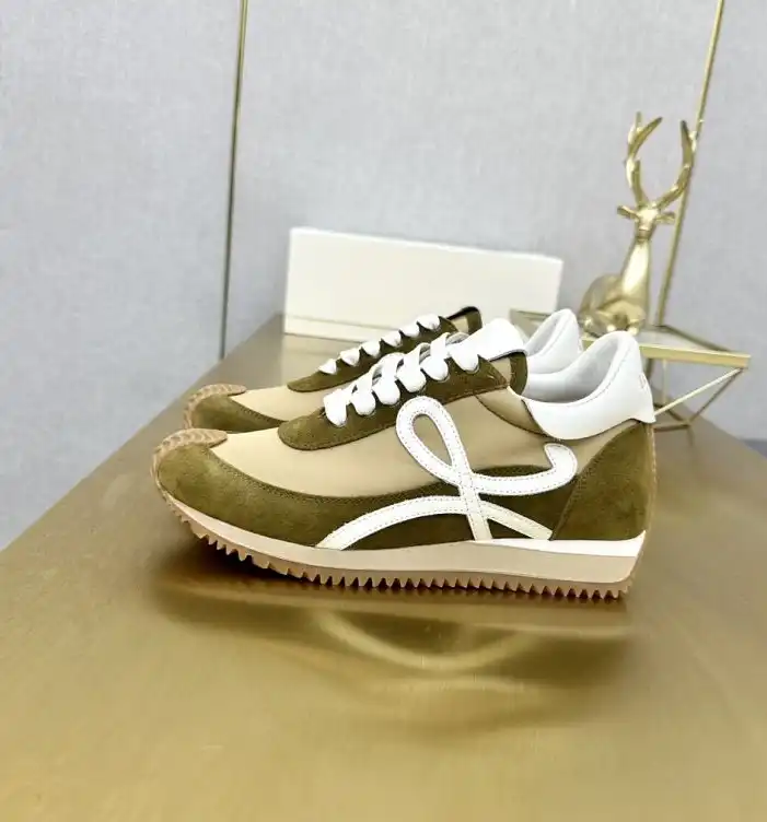 hype Loewe Sneakers