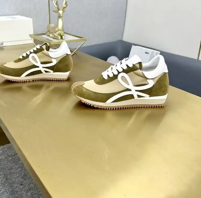 hype Loewe Sneakers