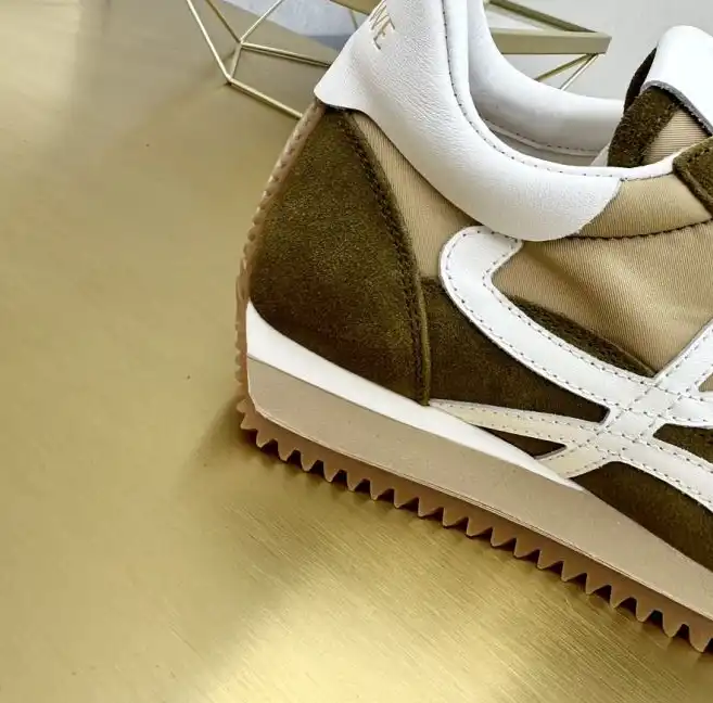 hype Loewe Sneakers