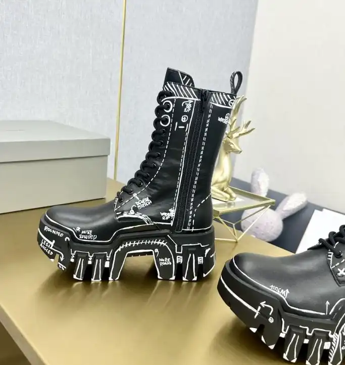 hype Balenciaga Boots