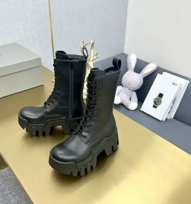 hype Balenciaga Boots