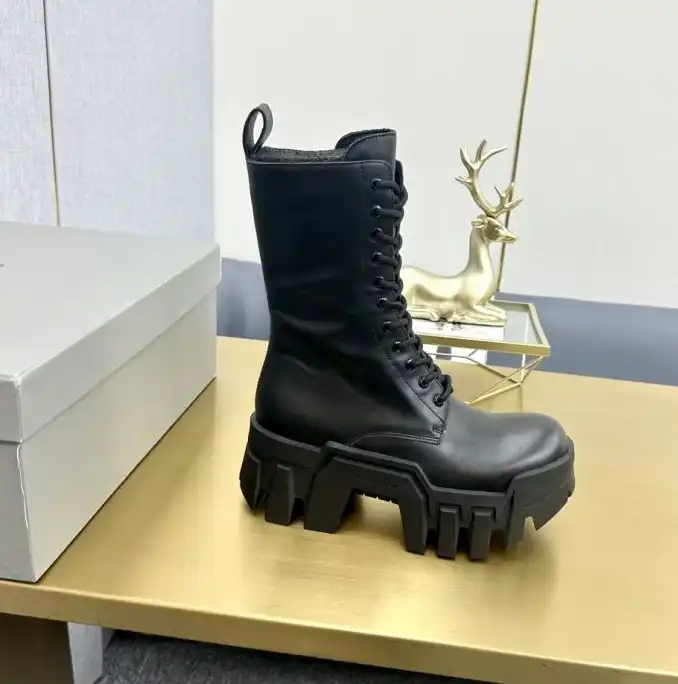 hype Balenciaga Boots