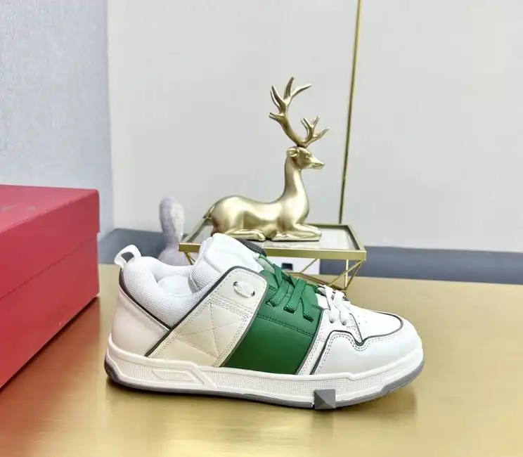 hype Valentino Sneakers