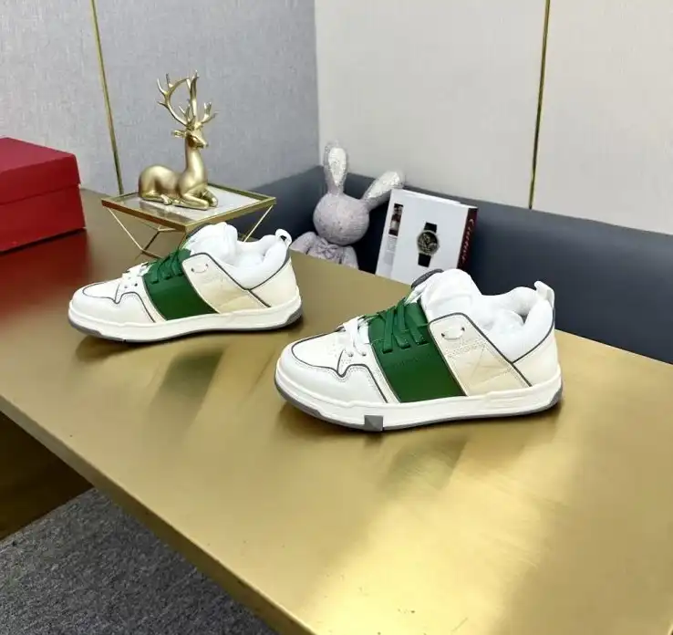 hype Valentino Sneakers